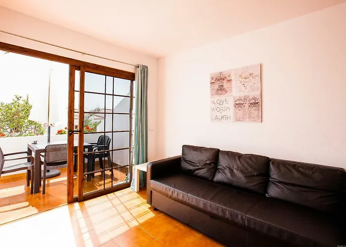 普韦布洛大街16号公寓 *