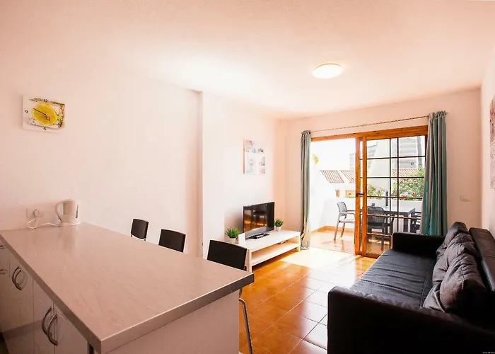 普韦布洛大街16号公寓 *