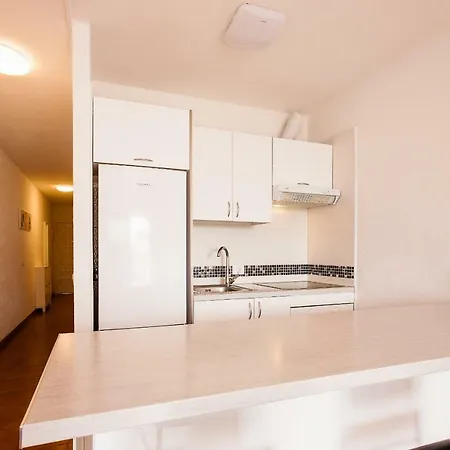 Apartman Avenida De Pueblos 16 *