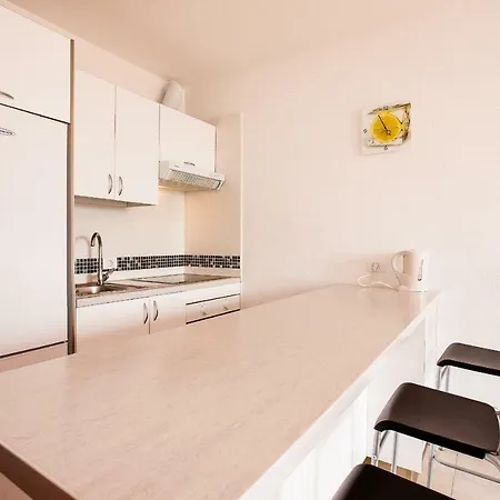 Apartman Avenida De Pueblos 16 *