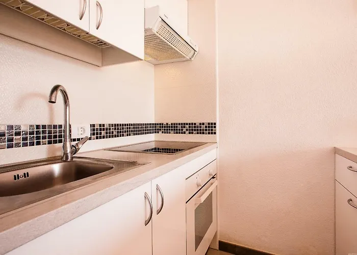 Avenida De Pueblos 16 Playa de las Americas (Tenerife)